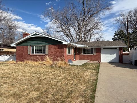 Photo of 10423 W 62nd Avenue, Arvada, CO 80004 (MLS # 3117075)