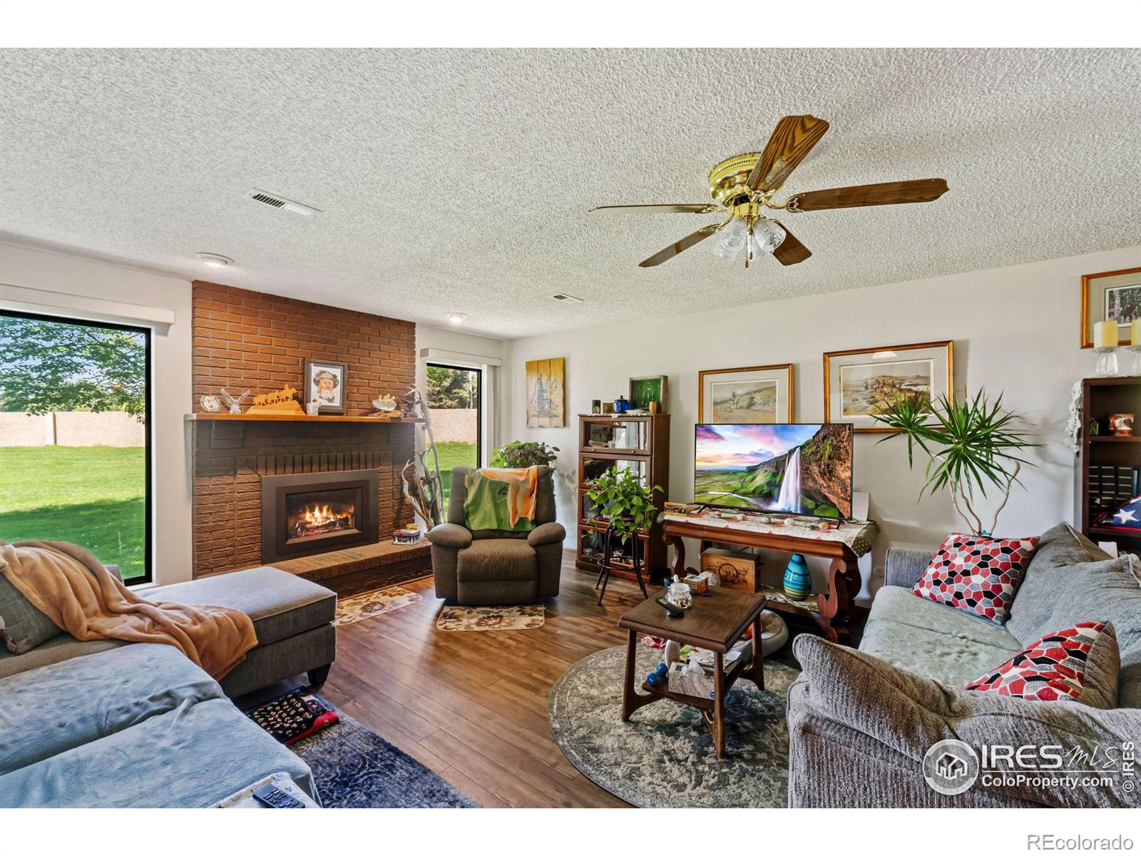 Photo 4 of 17 of 4565 W Pioneer Lane multi-family property
