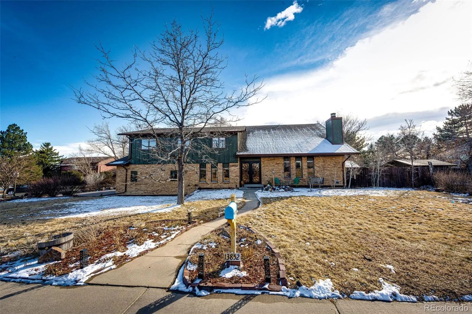 Arvada, Colorado 80002, United States, 4 Bedrooms Bedrooms, ,3 BathroomsBathrooms,Residential,Pending,3993