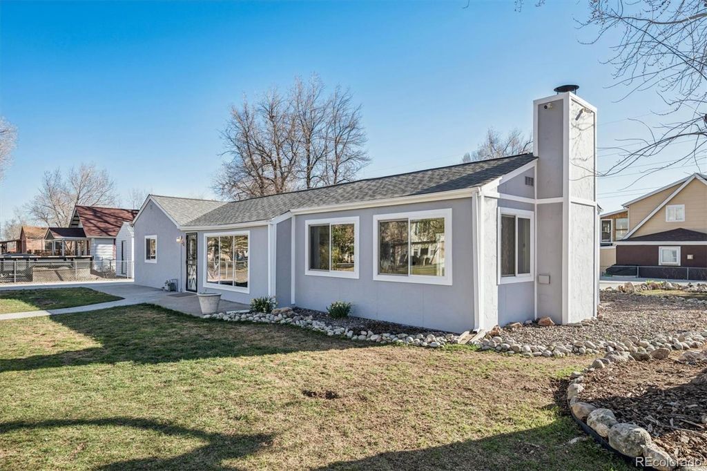 Photo of 20 Gray Street, Lakewood, CO 80226 (MLS # 3932665)