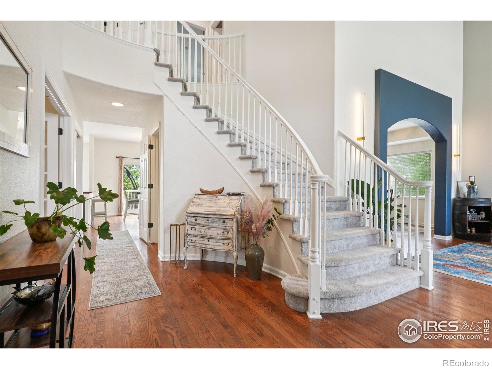 345 Onyx Way