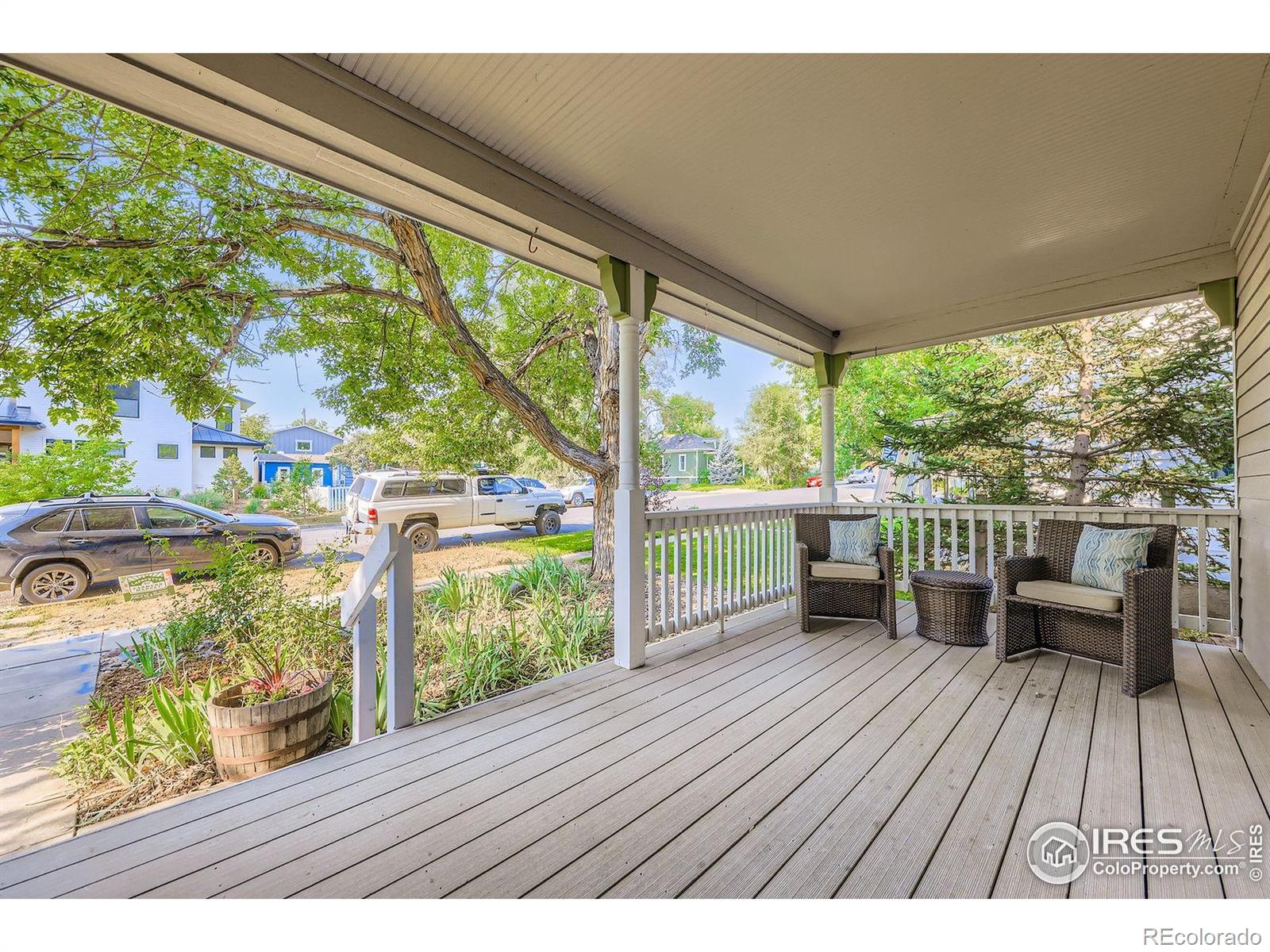 303 E Geneseo Street