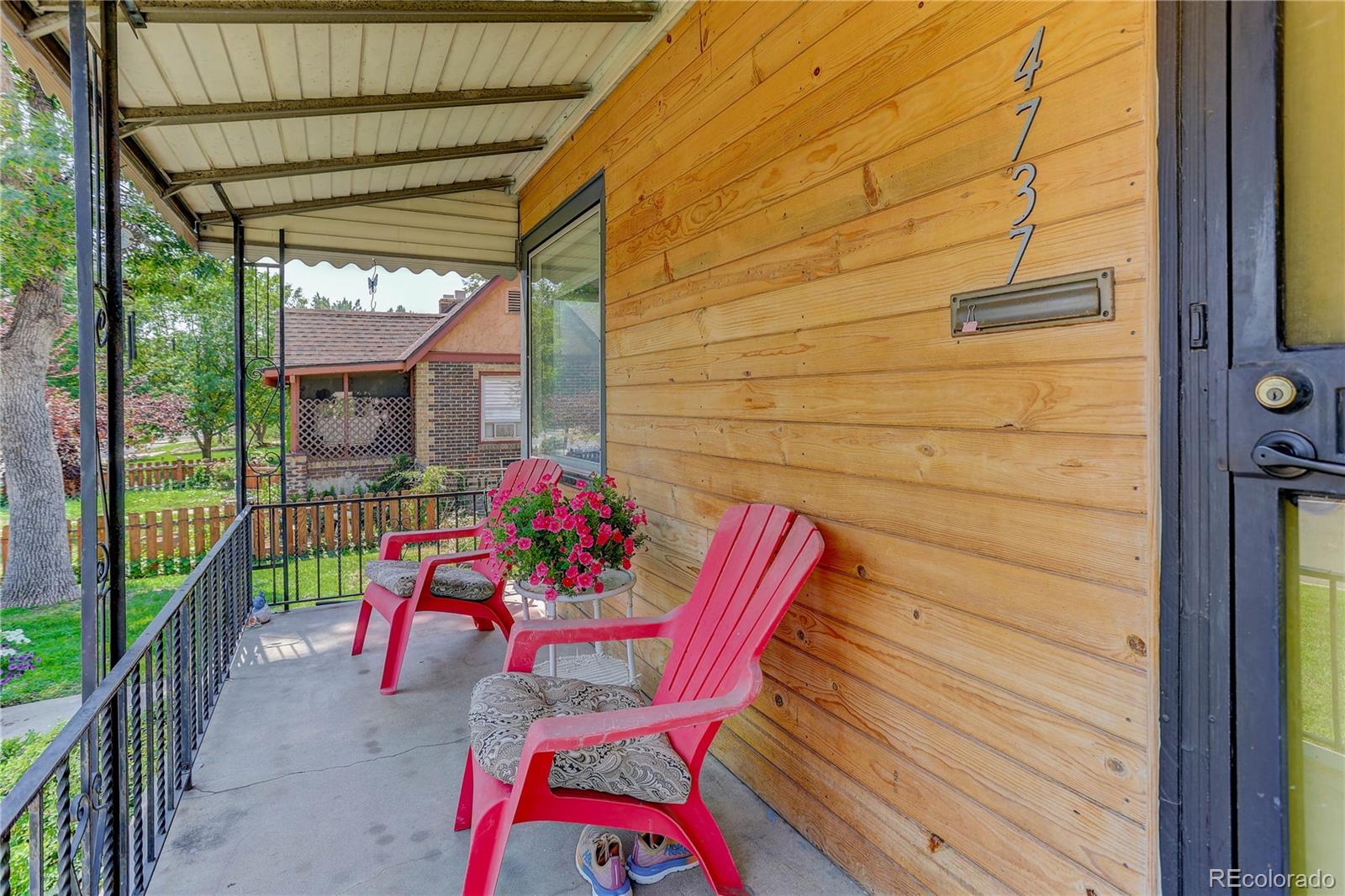 4737 Beach Court