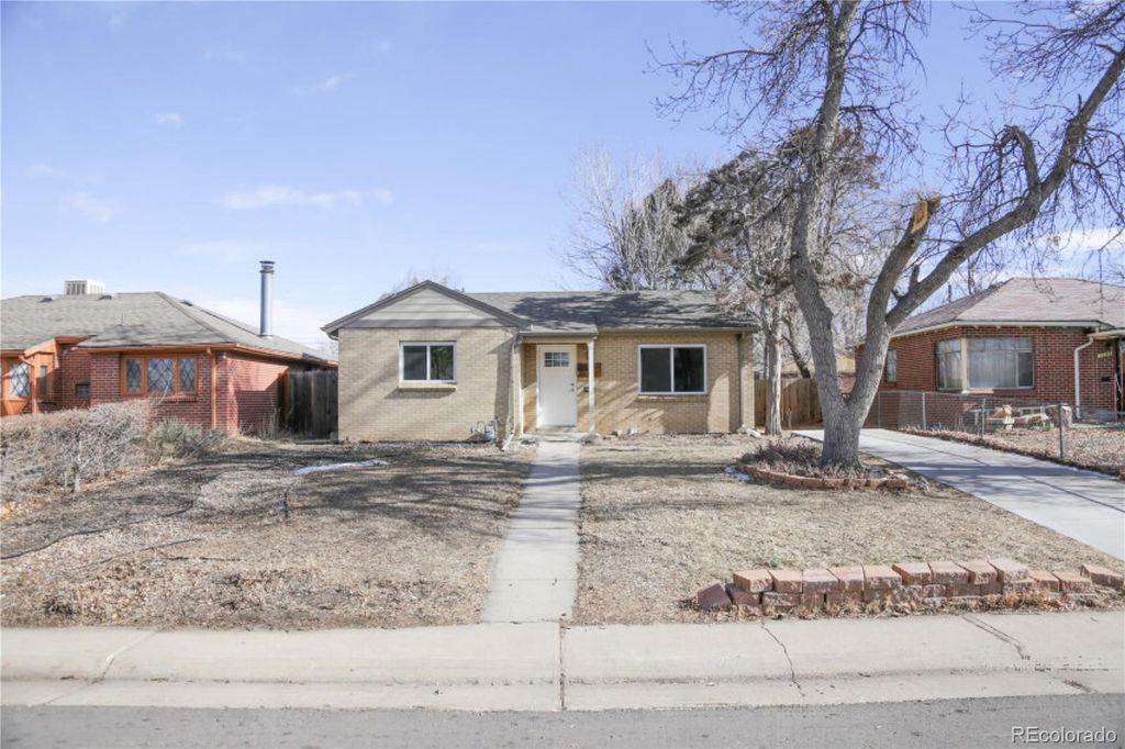 Photo of 3290 Magnolia Street, Denver, CO 80207 (MLS # 1562447)