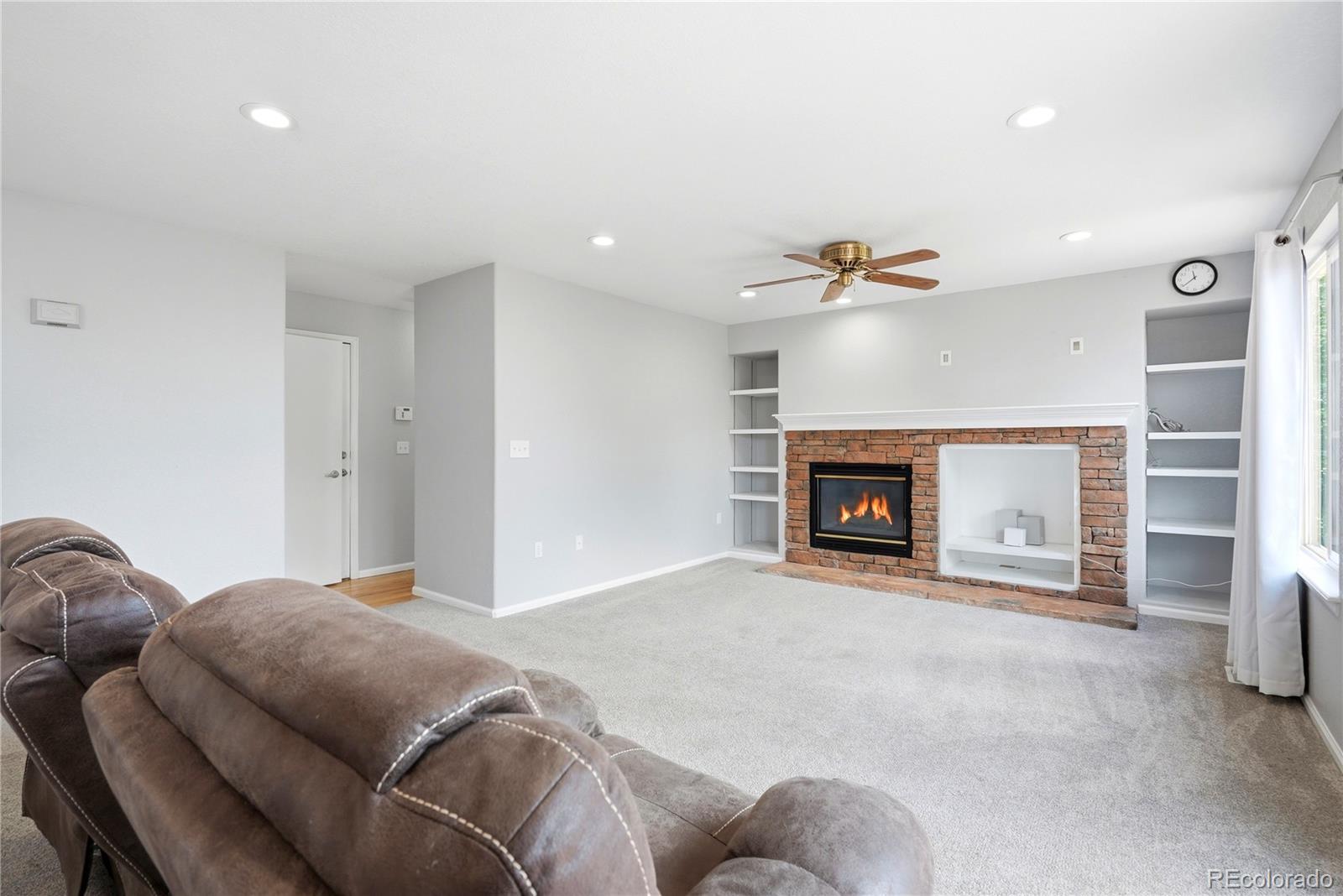 6048 W Ida Drive