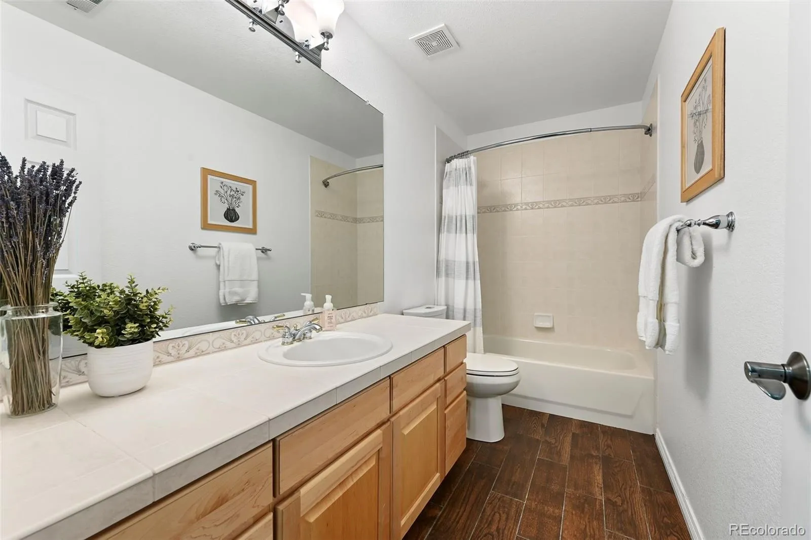 Aurora, Colorado 80016, United States, 6 Bedrooms Bedrooms, ,6 BathroomsBathrooms,Residential,Active,182809