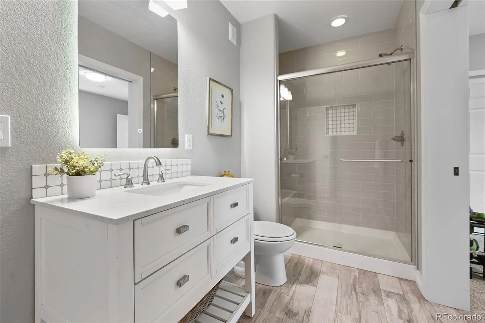 Aurora, Colorado 80016, United States, 6 Bedrooms Bedrooms, ,6 BathroomsBathrooms,Residential,Active,182809