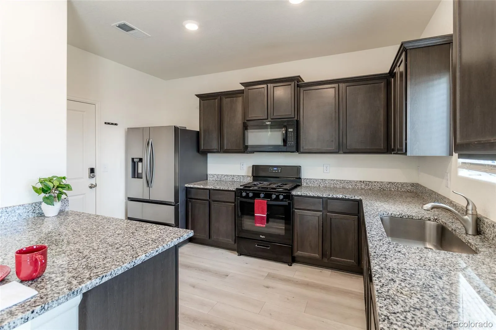 Keenesburg, Colorado 80643, United States, 3 Bedrooms Bedrooms, ,3 BathroomsBathrooms,Residential,Active,121715