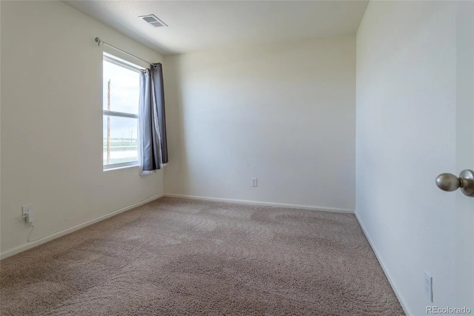 Keenesburg, Colorado 80643, United States, 3 Bedrooms Bedrooms, ,3 BathroomsBathrooms,Residential,Active,121715