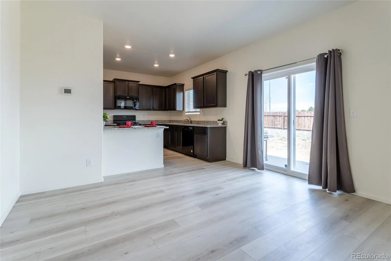 Keenesburg, Colorado 80643, United States, 3 Bedrooms Bedrooms, ,3 BathroomsBathrooms,Residential,Active,121715