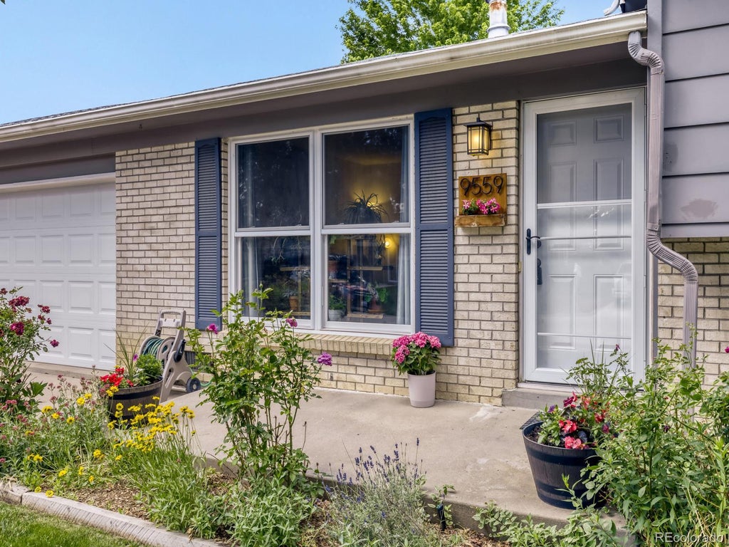 Photo of 9559 W Eureka Place, Lakewood, CO 80227 (MLS # 9132638)