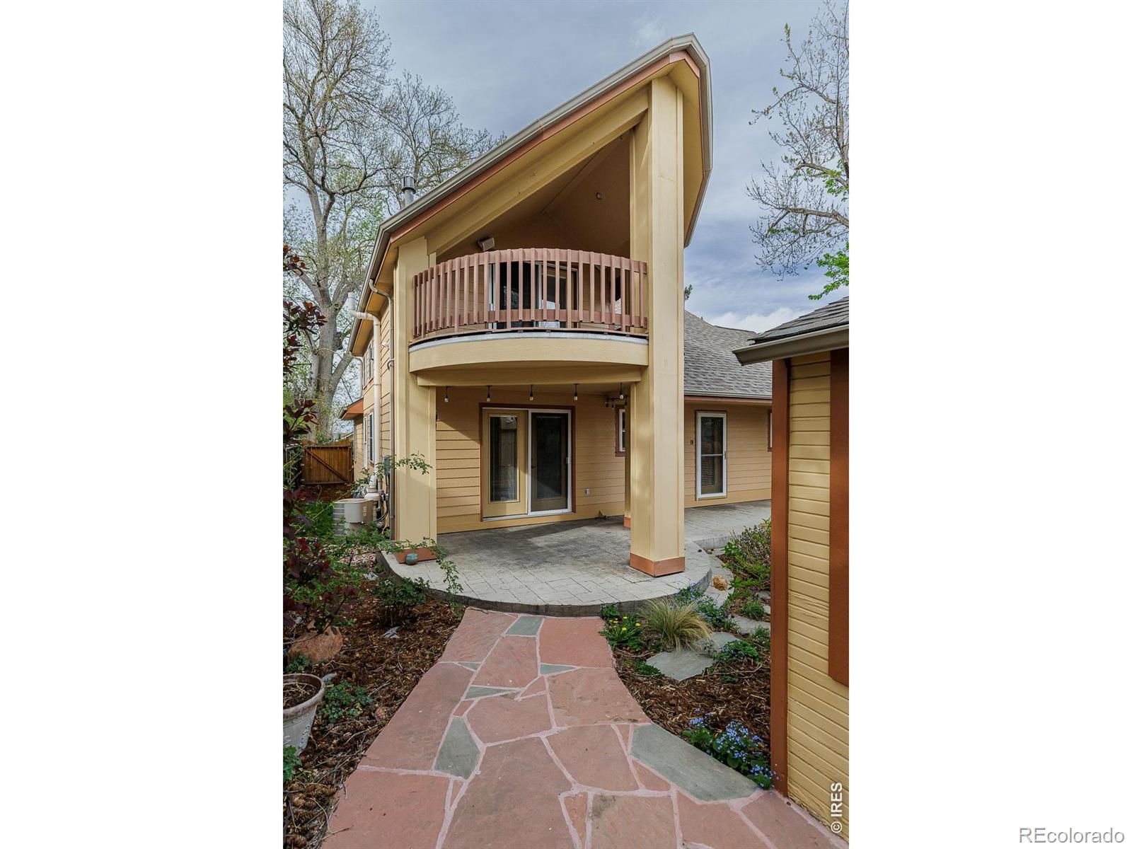 2030 Columbine Avenue