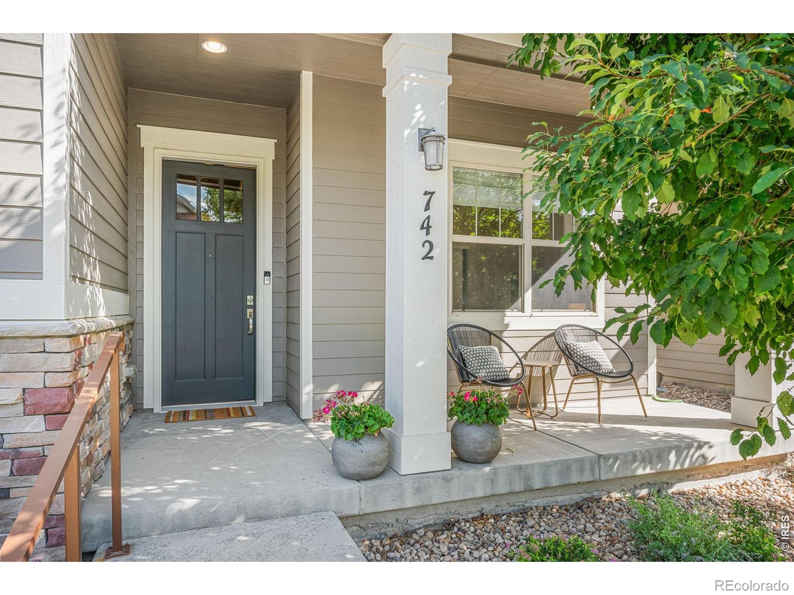 742 Meadowlark Lane