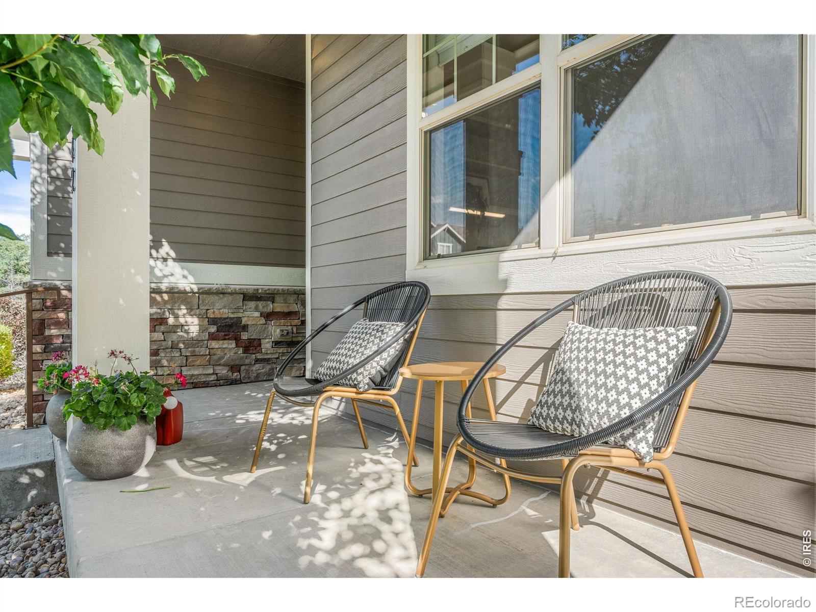 742 Meadowlark Lane
