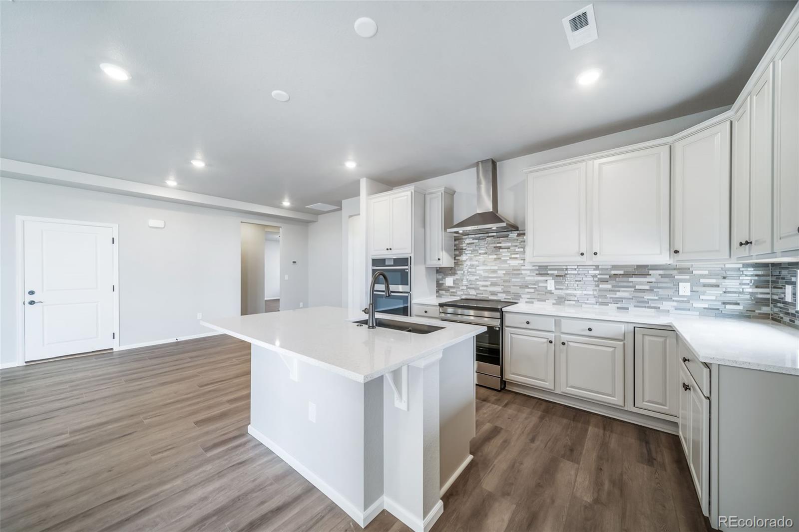 5174 N Quatar Street