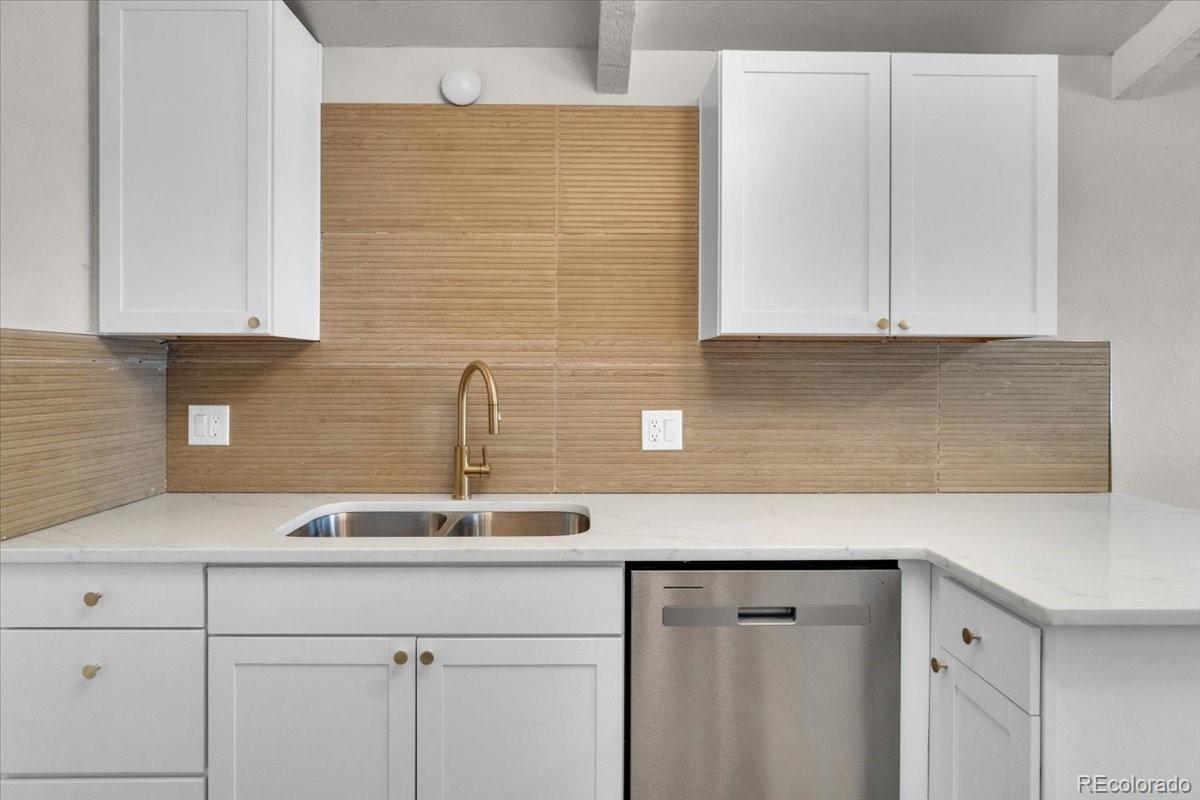 10 Juneau Place