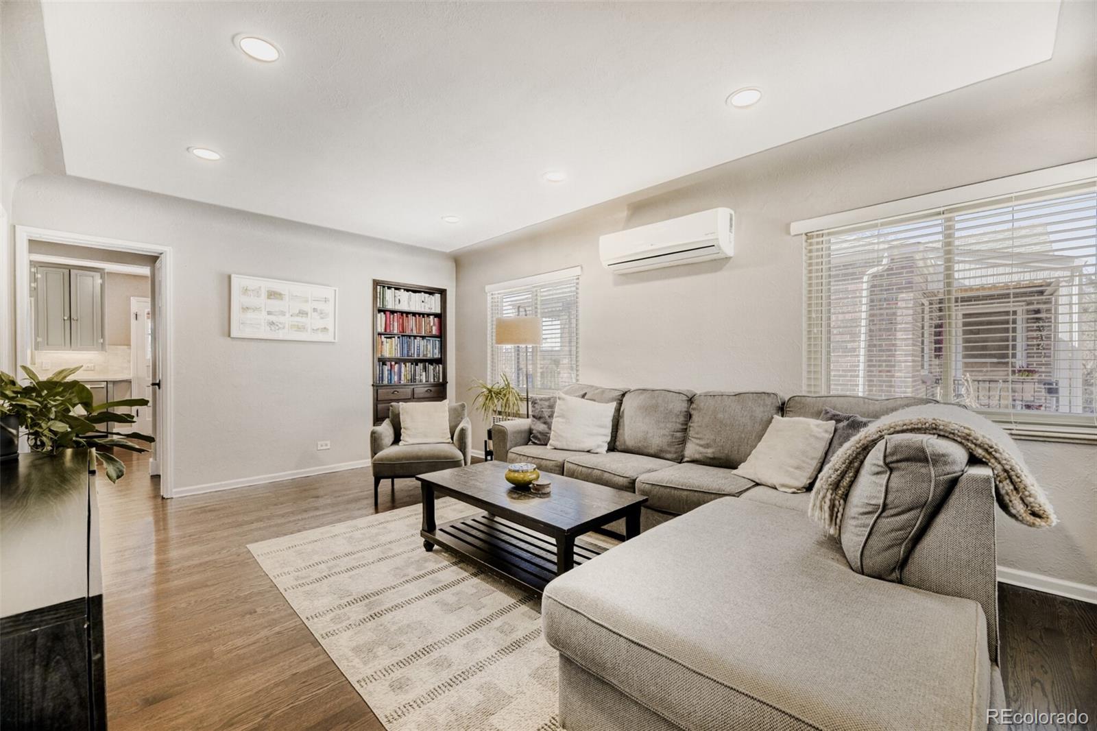 4610 W Hayward Place