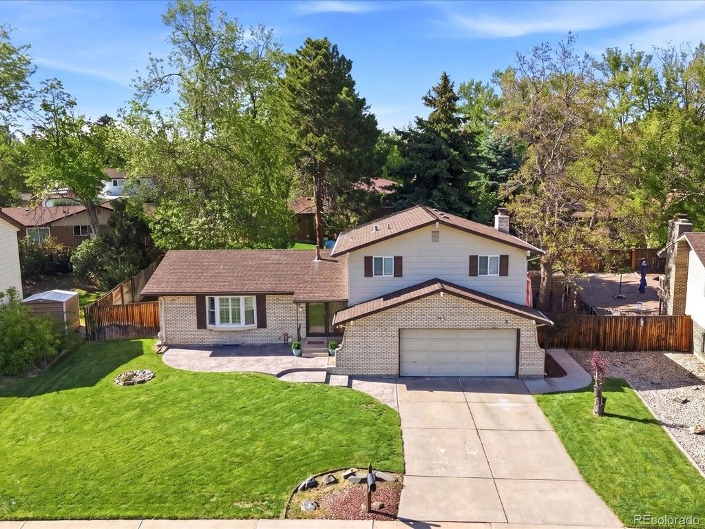 Photo of 8923 W Warren Drive, Lakewood, CO 80227 (MLS # 6102399)