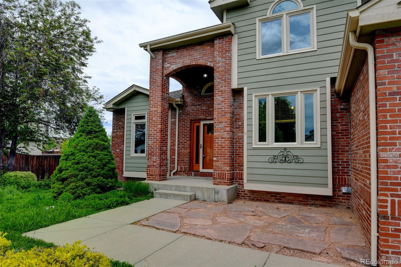 8286 W 108th Place