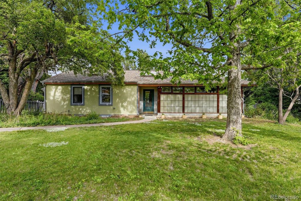 Photo of 2060 Dover Street, Lakewood, CO 80215 (MLS # 2170823)
