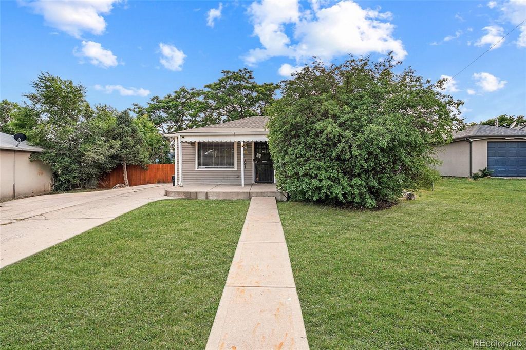 Photo of 965 S Eliot Street, Denver, CO 80219 (MLS # 8078100)