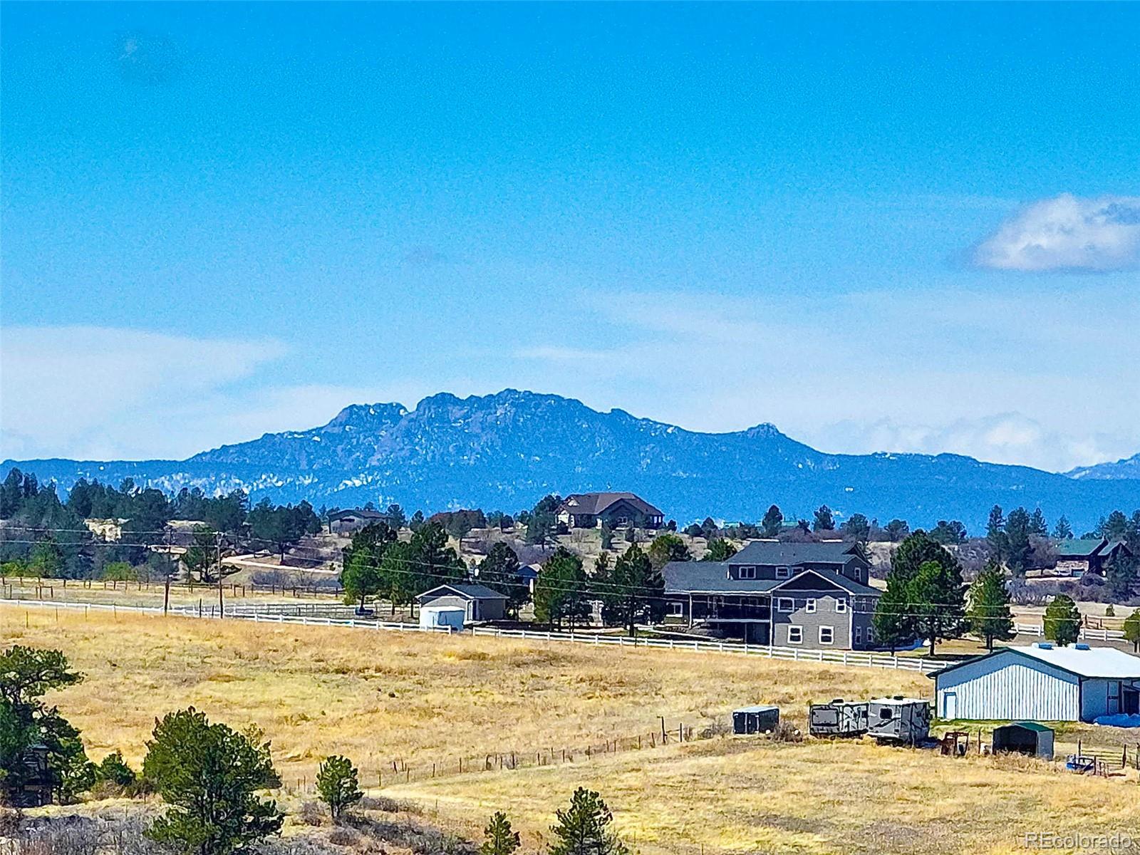 2568 Fox View Trail