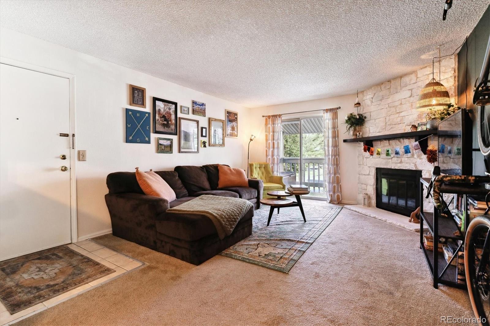 8555 Fairmount Drive B202, Denver, CO, 80247 3 8555 Fairmount Drive B202