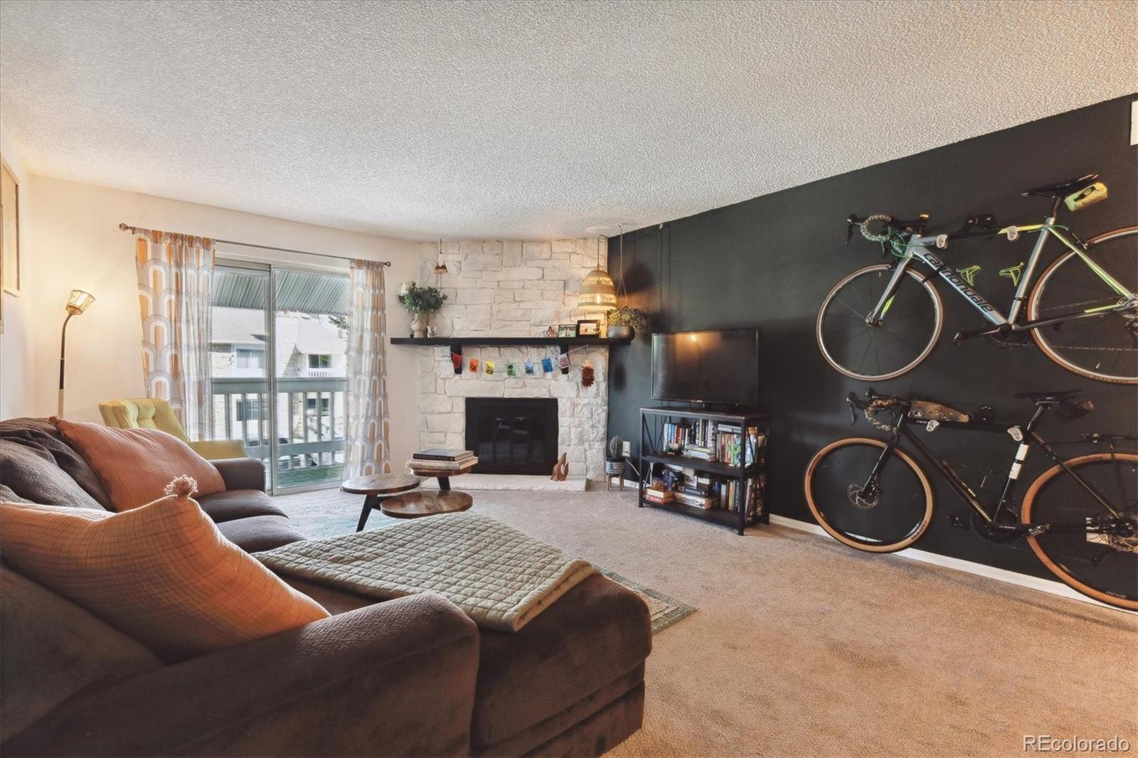 8555 Fairmount Drive B202, Denver, CO, 80247 4 8555 Fairmount Drive B202