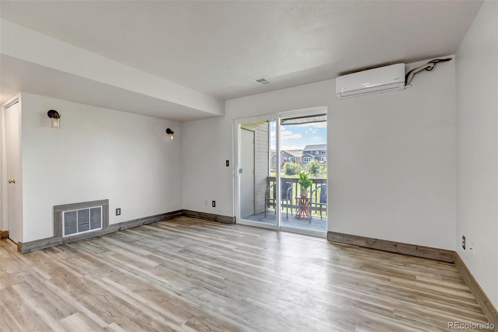 1135 S Gilbert Street 103