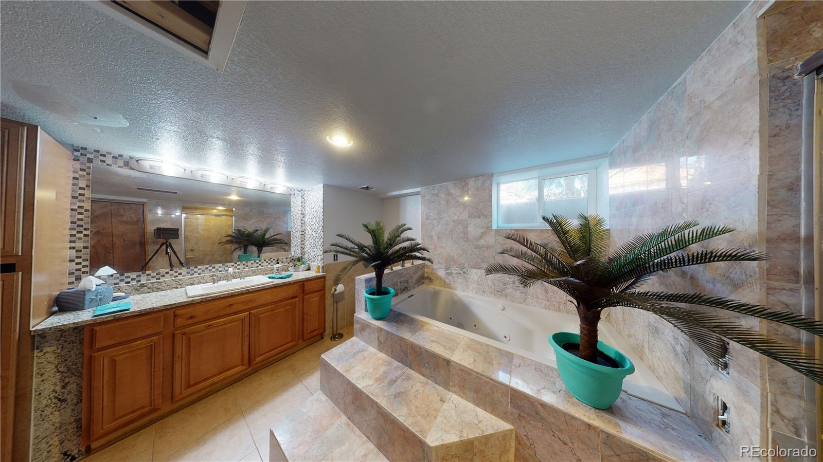 4180 S Monaco Parkway