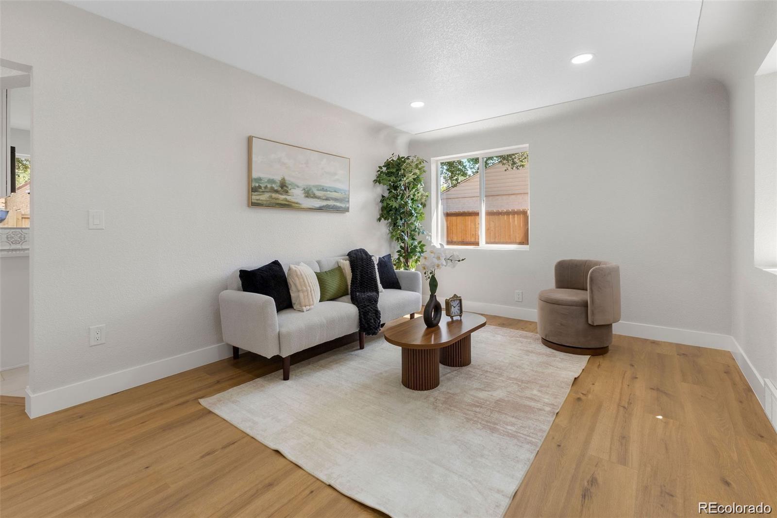 3220 E 37th Ave Street