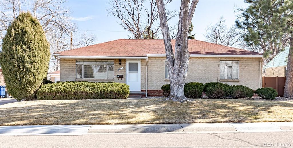 Photo of 5830 S Delaware Street, Littleton, CO 80120 (MLS # 9425296)