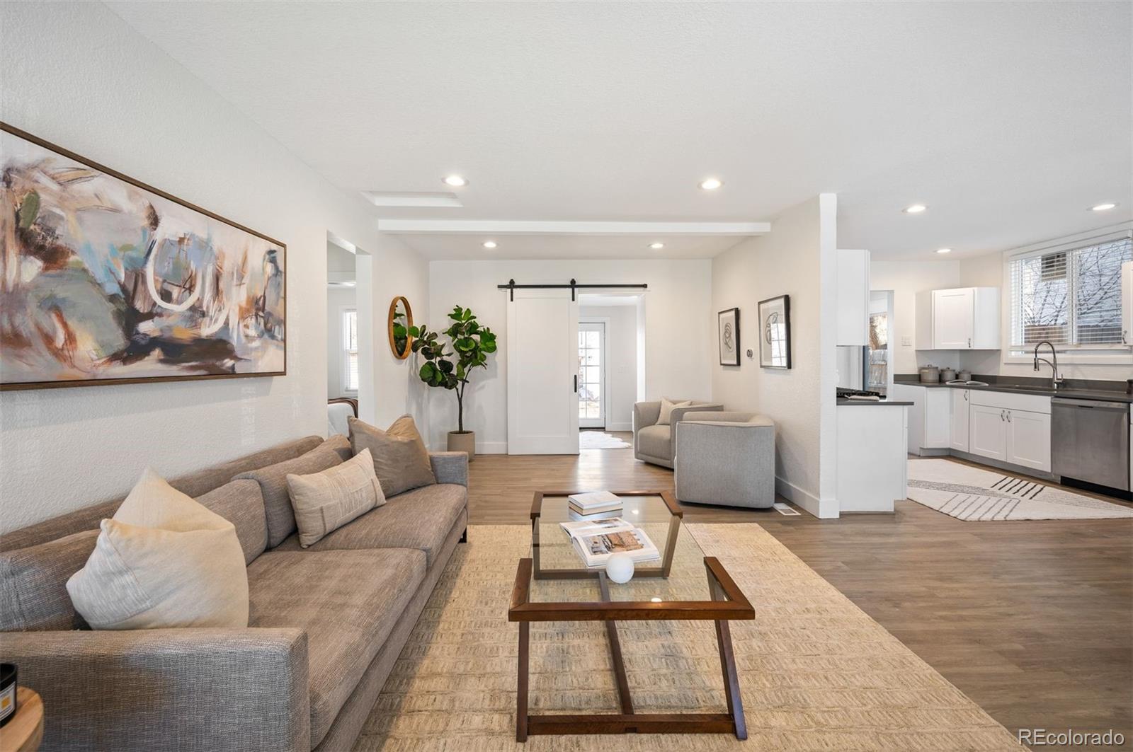 1422 N Quebec Street