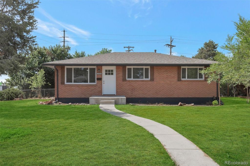 Photo of 2904 W Chenango Avenue, Englewood, CO 80110 (MLS # 3280196)