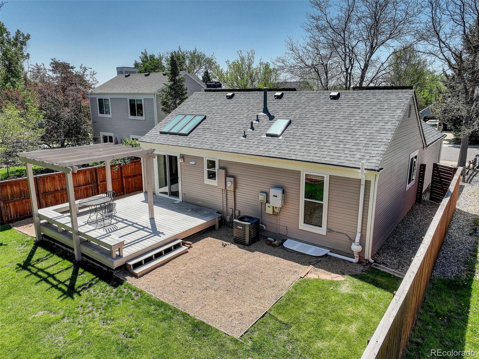 291 W Sycamore Lane