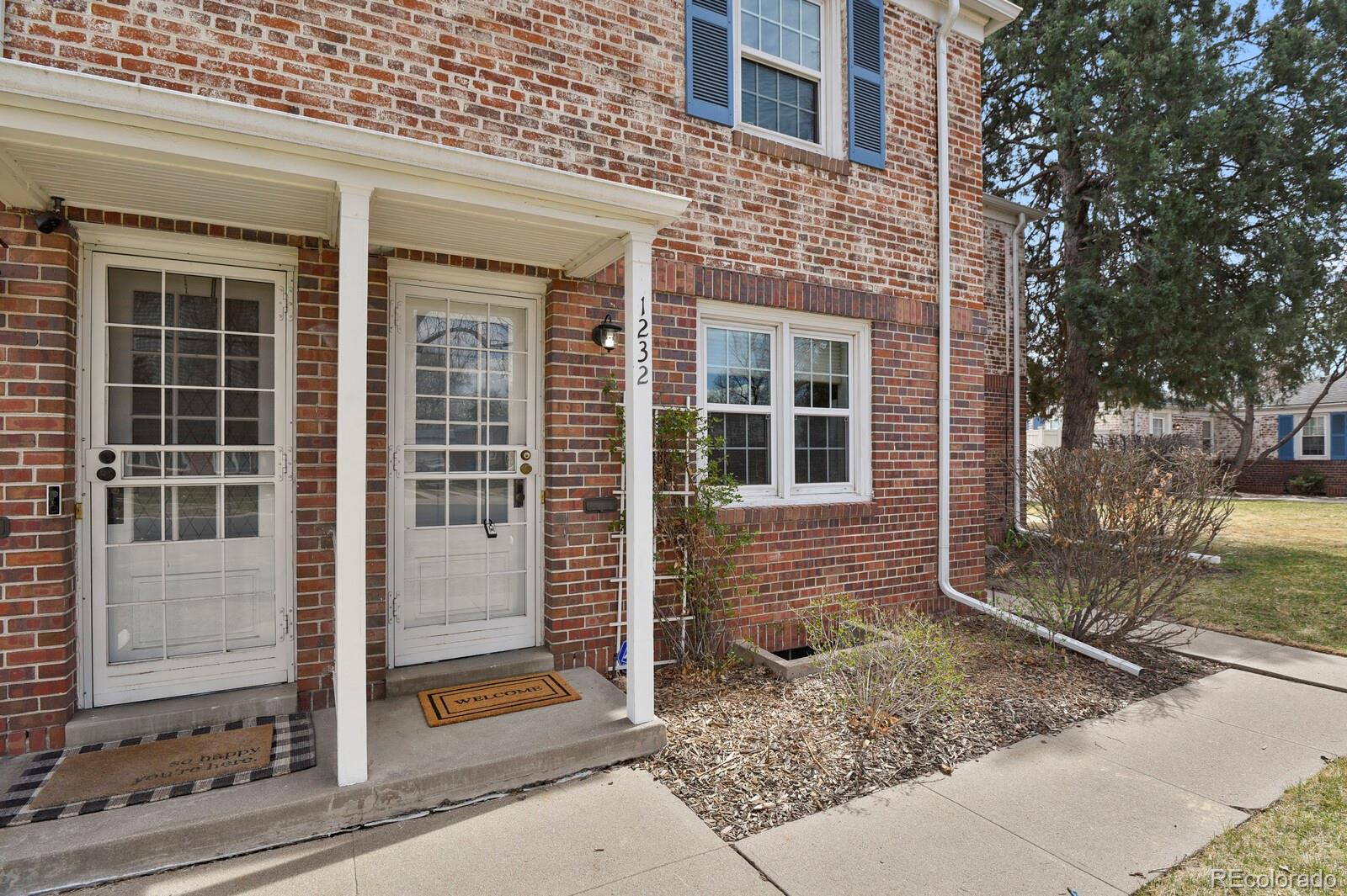 1232 Krameria Street