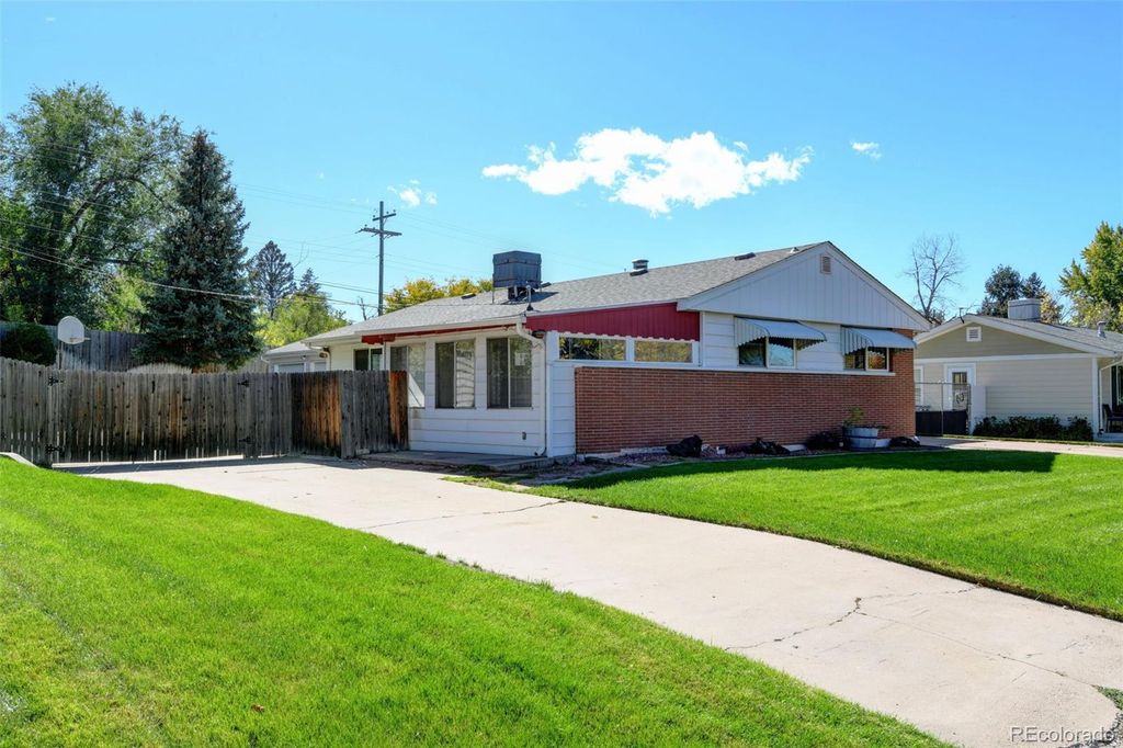 Photo of 1150 W Radcliff Avenue, Englewood, CO 80110 (MLS # 2687844)