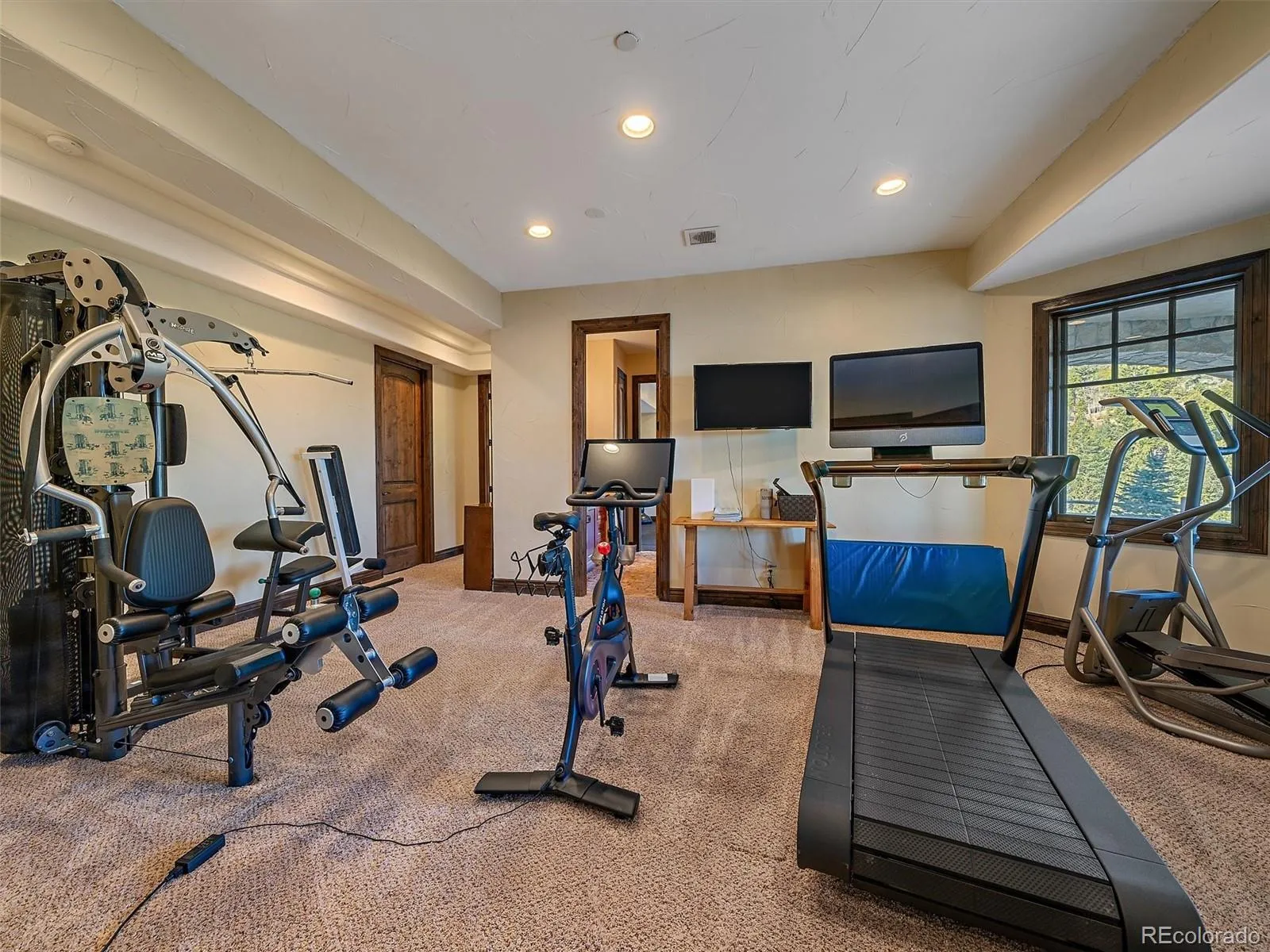 Evergreen, Colorado 80439, United States, 6 Bedrooms Bedrooms, ,7 BathroomsBathrooms,Residential,Pending,111283