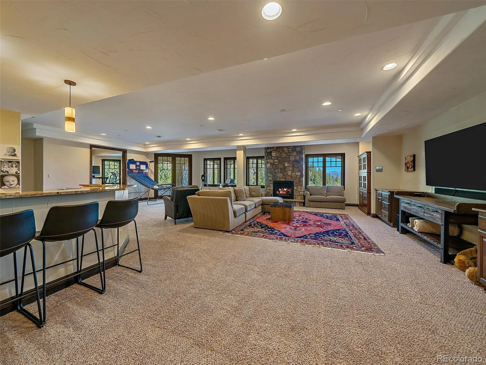 Evergreen, Colorado 80439, United States, 6 Bedrooms Bedrooms, ,7 BathroomsBathrooms,Residential,Pending,111283