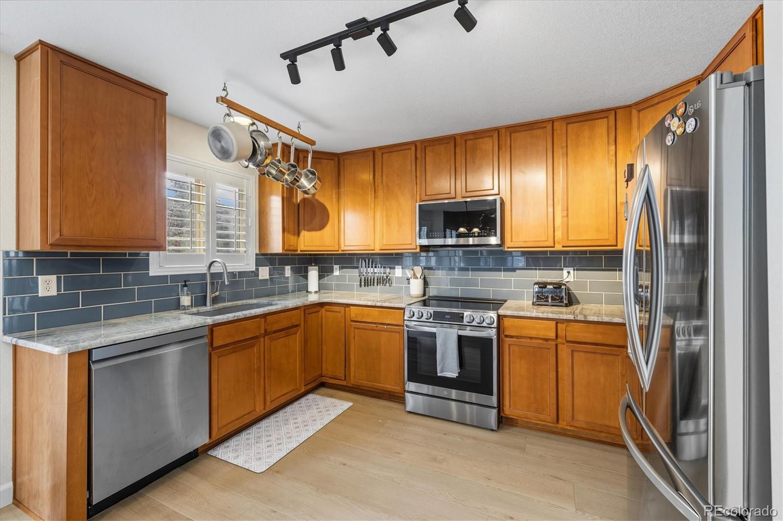 4454 Mt Lincoln Street