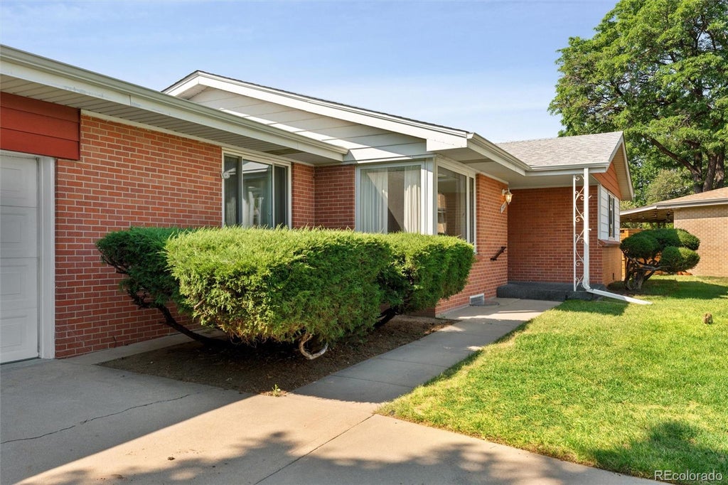 Photo of 7080 W 43rd Place, Wheat Ridge, CO 80033 (MLS # 6476387)