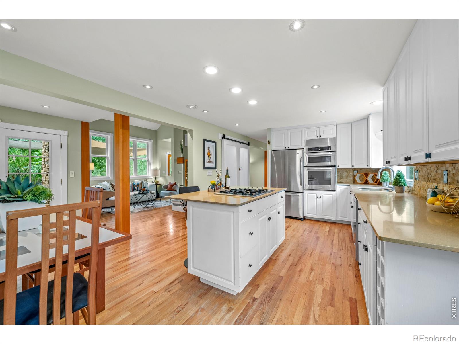 301 Valley Lane