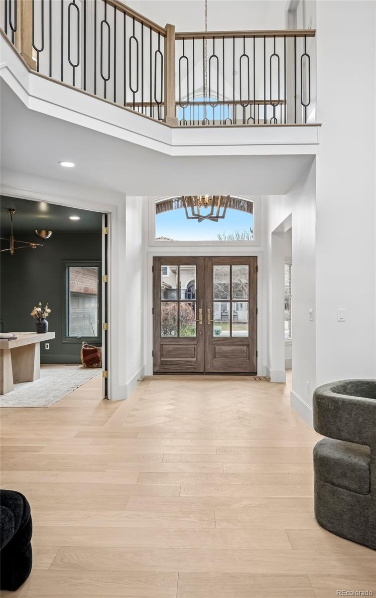 400 S Steele Street 63