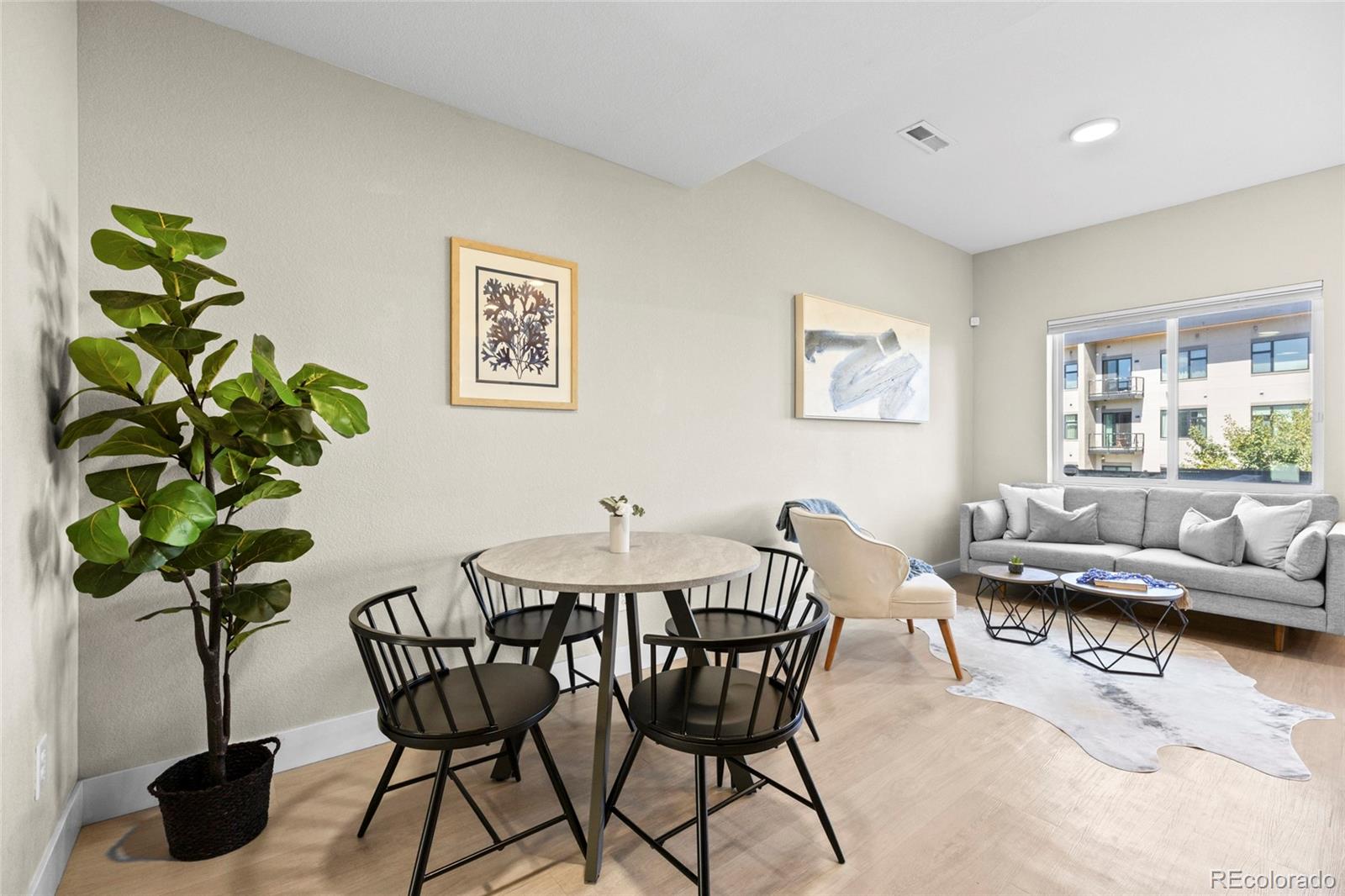 2869 W Parkside Place