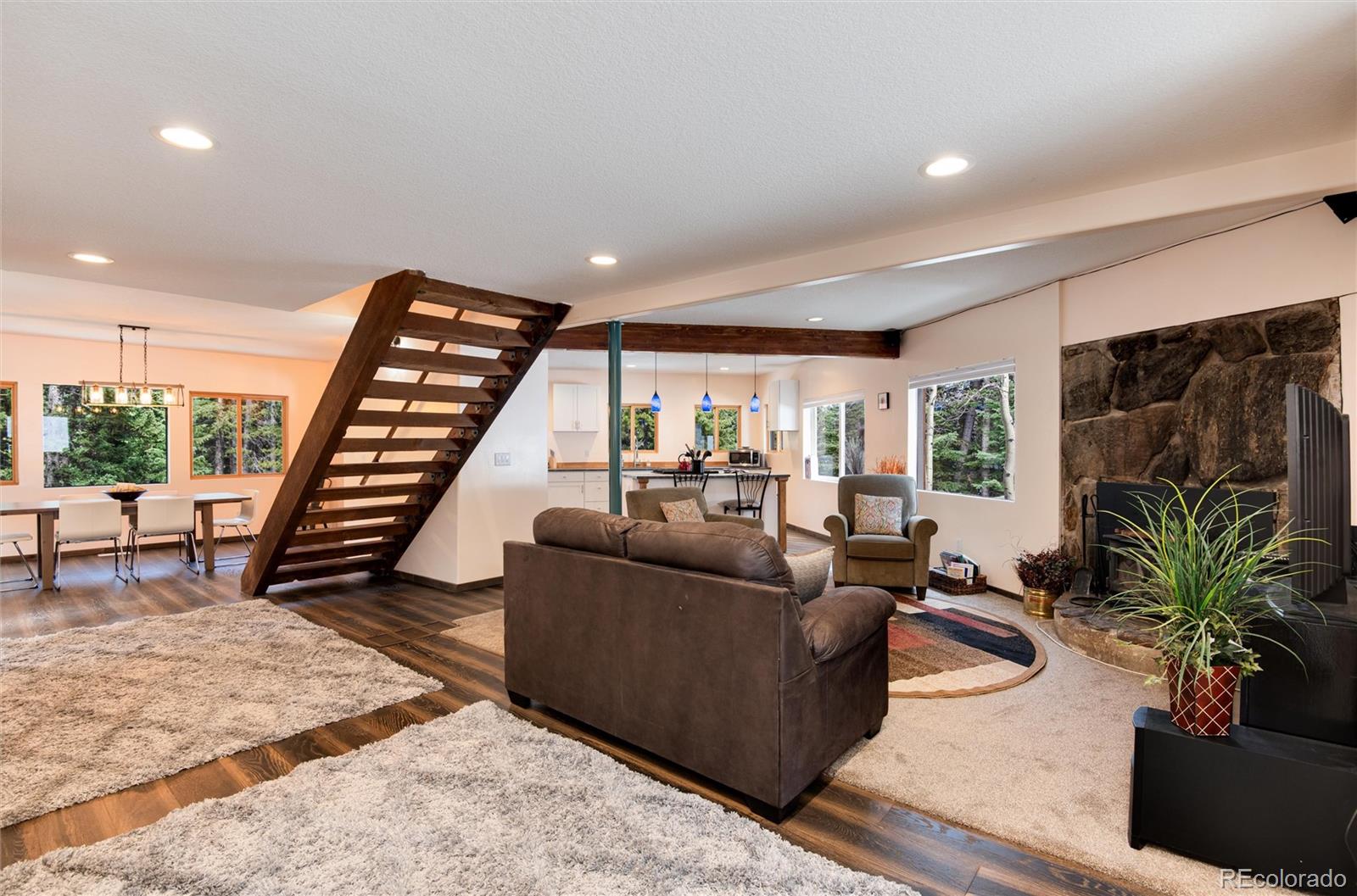 21221 Colorado 103