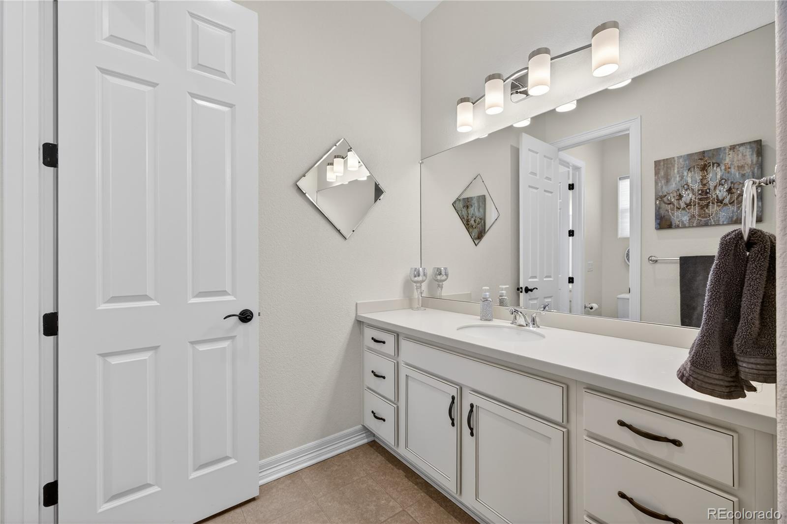 27560 E Lakeview Drive