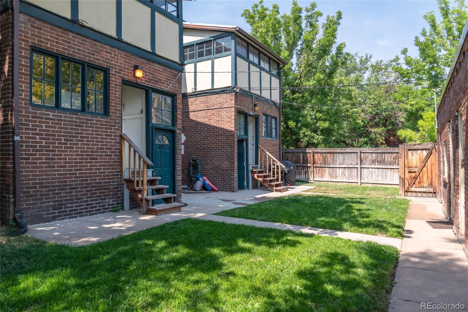 1284 Columbine Street 002
