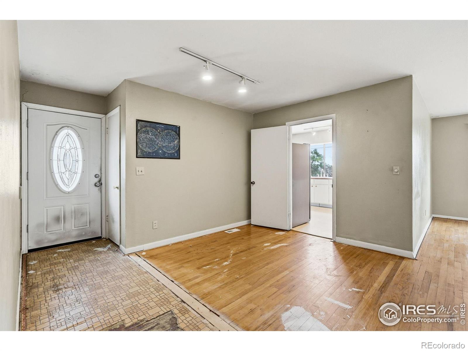 4595 Moorhead Avenue