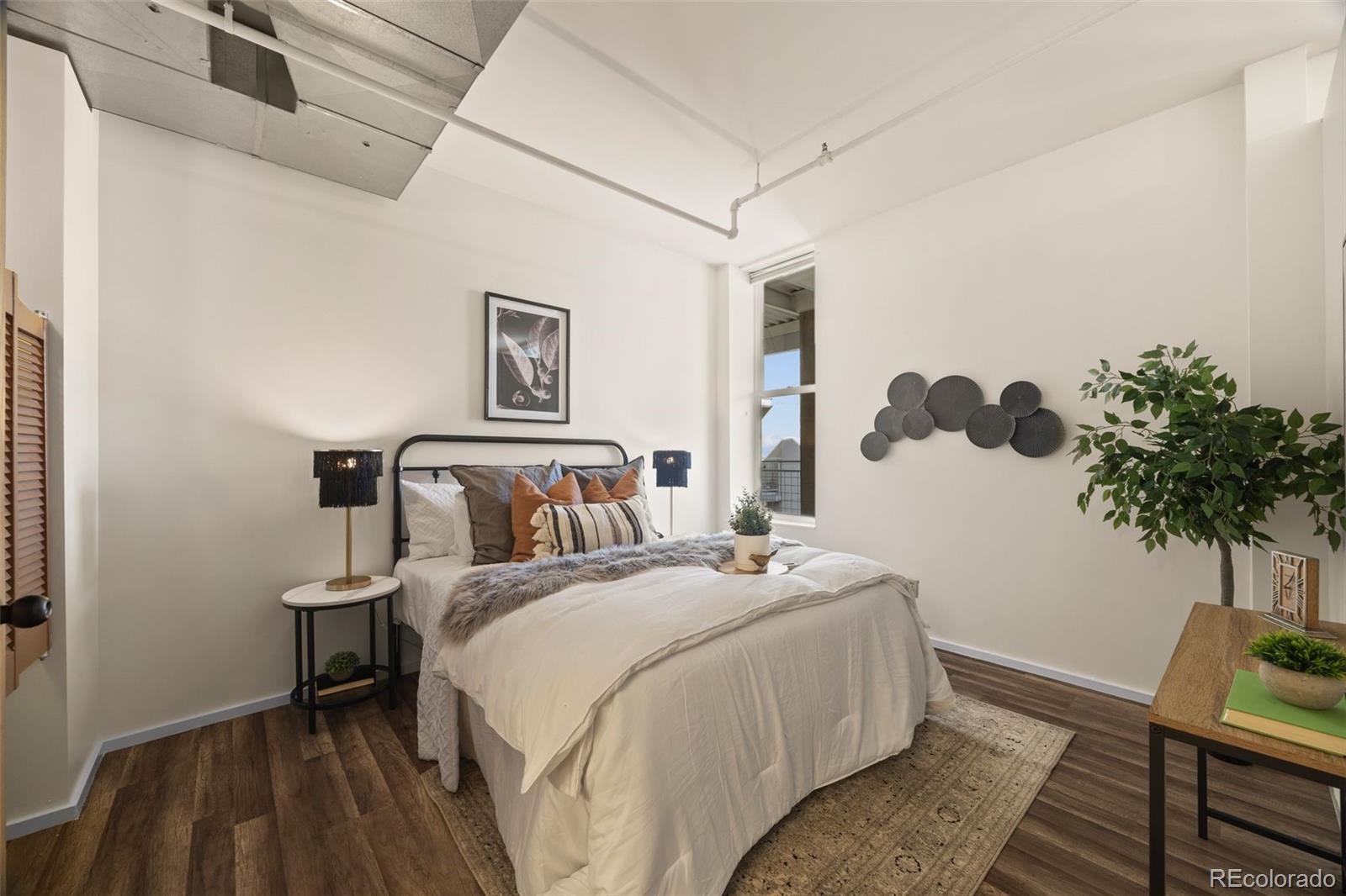 290 W 12th Avenue 606