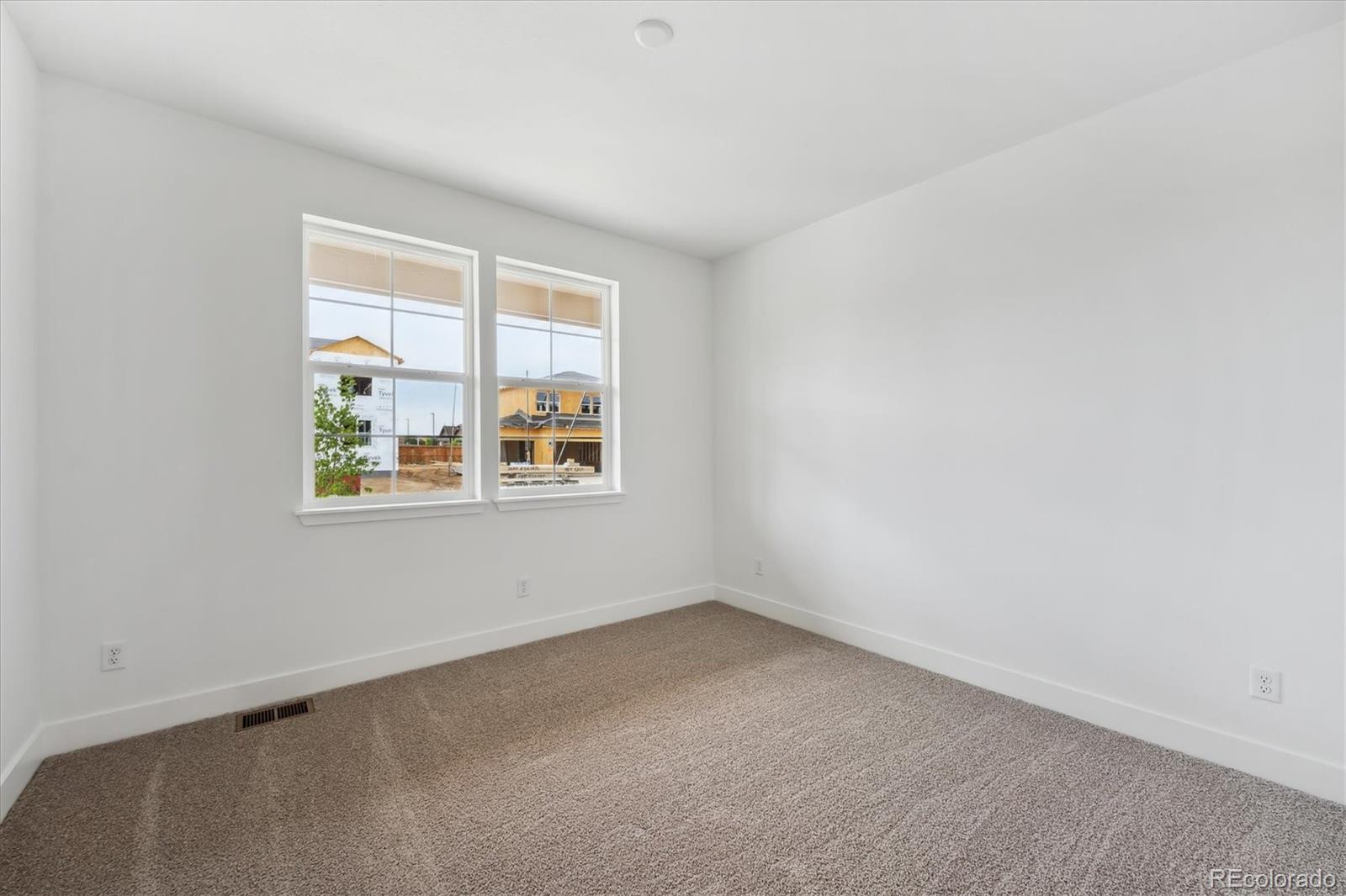 7036 E 126th Place
